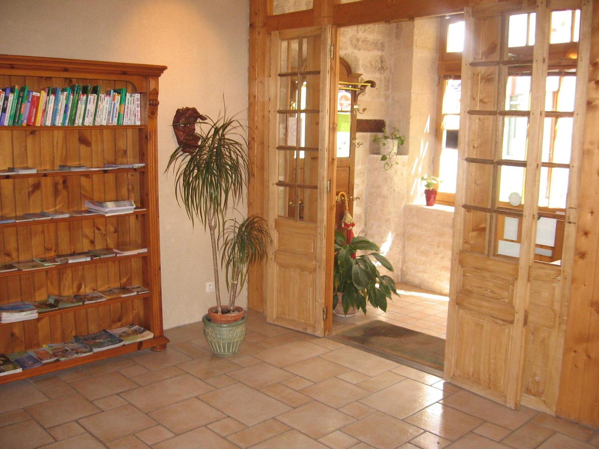 Hotel Du Donjon Aulnay  Esterno foto