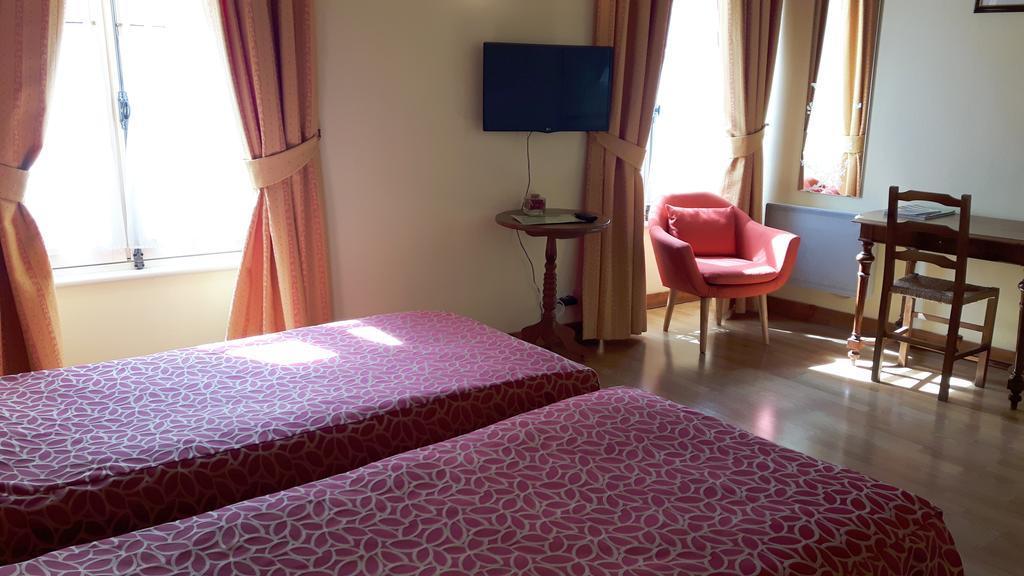 Hotel Du Donjon Aulnay  Esterno foto