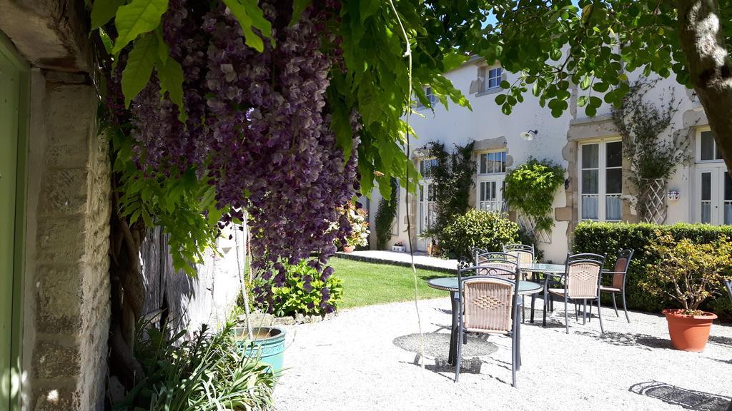 Hotel Du Donjon Aulnay  Esterno foto