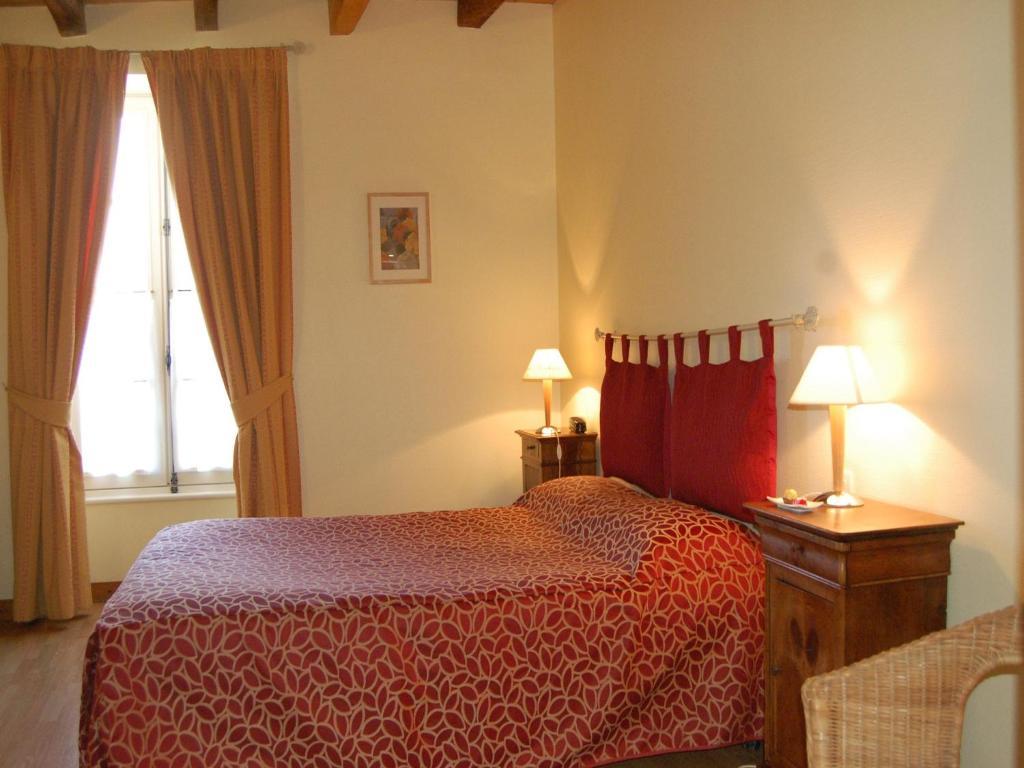 Hotel Du Donjon Aulnay  Esterno foto
