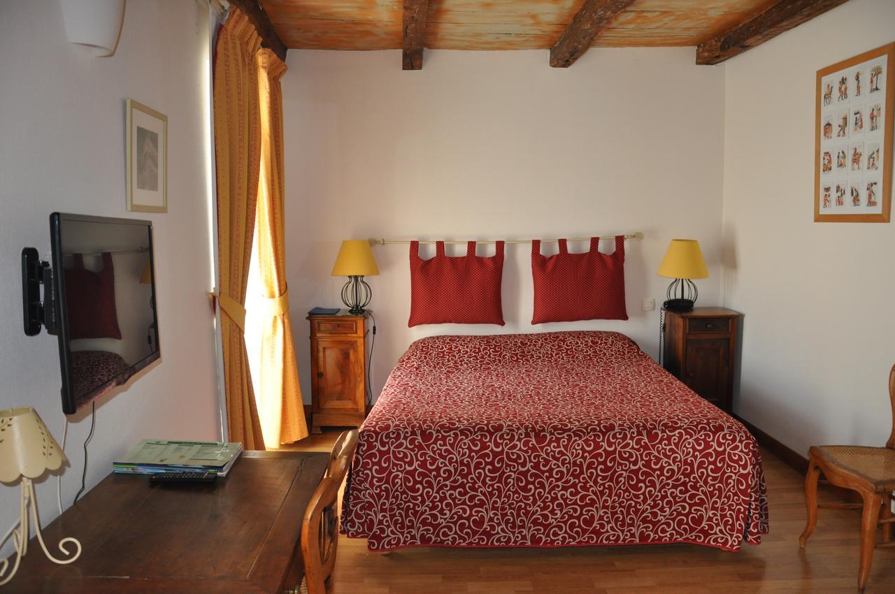 Hotel Du Donjon Aulnay  Esterno foto