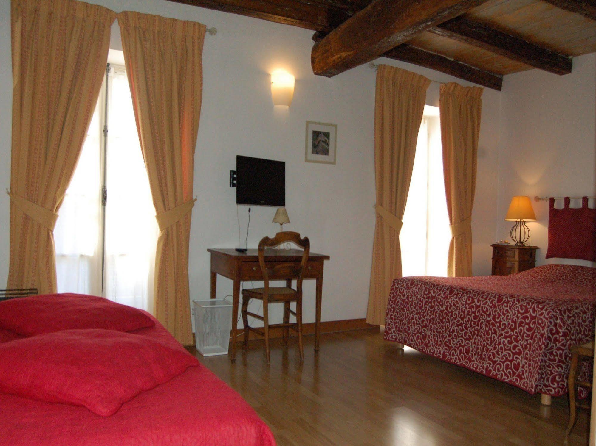 Hotel Du Donjon Aulnay  Esterno foto